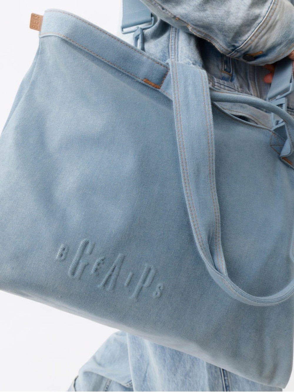BEIS x GAP Light Blue Denim Travel Tote - Picture 4 of 7